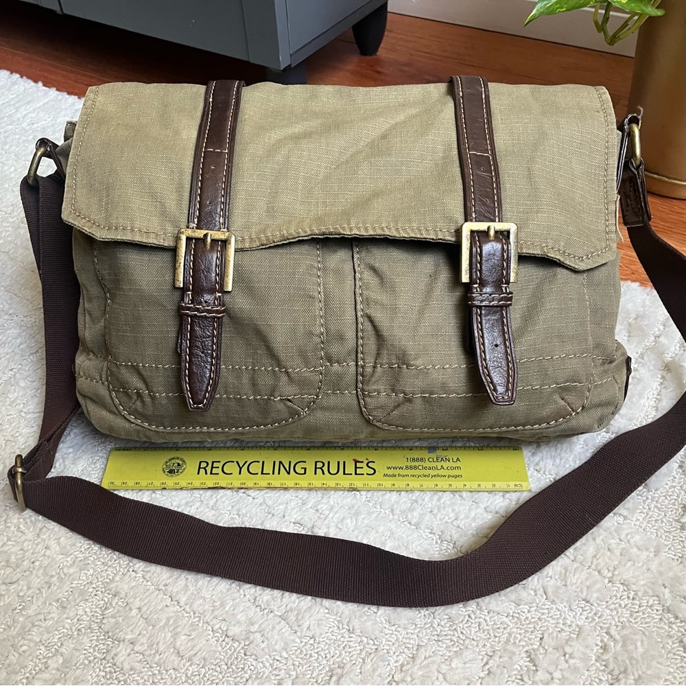 Fossil messenger bag green